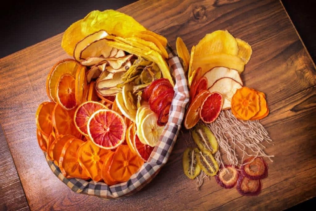 تولید میوه خشک احمدی در کرج