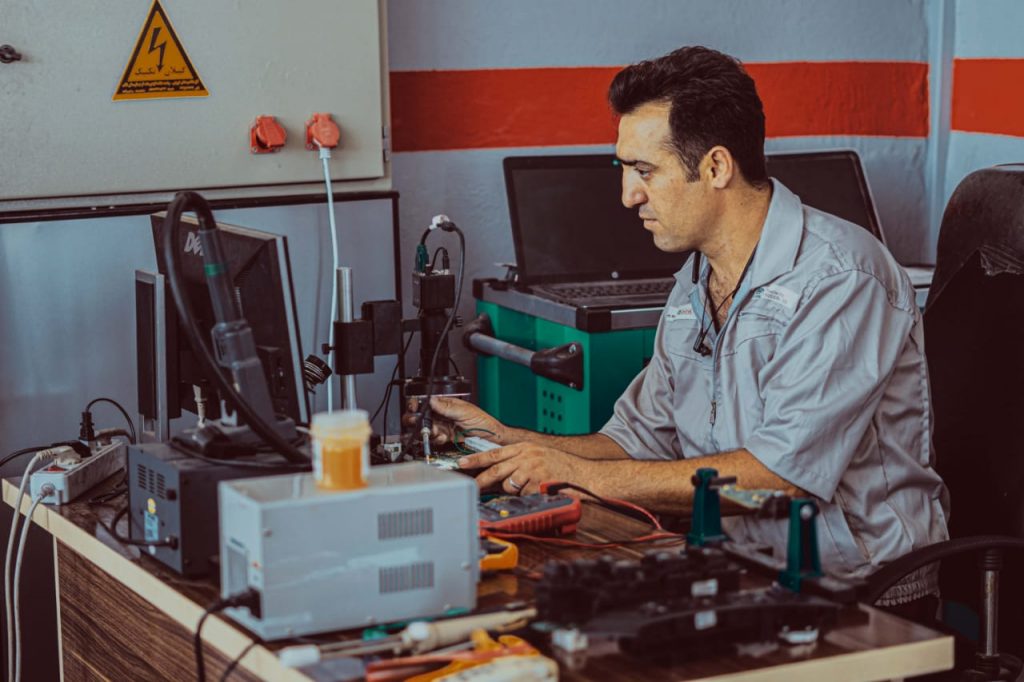 کلینیک فوق تخصصی هیوندا کیا سنتر فرخنده در رشت