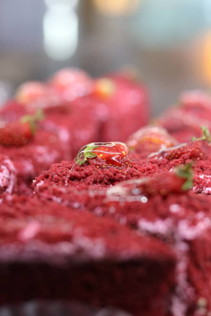 شیرینی و سوغات تک برگ در خرمدره