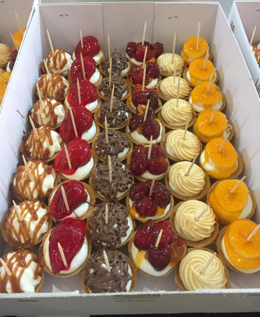 شیرینی سرای هل در کرج