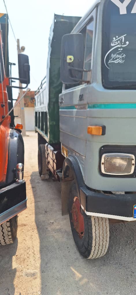 نمایشگاه کامیون امیری در برازجان