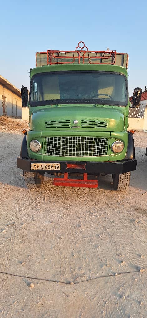 نمایشگاه کامیون امیری در برازجان