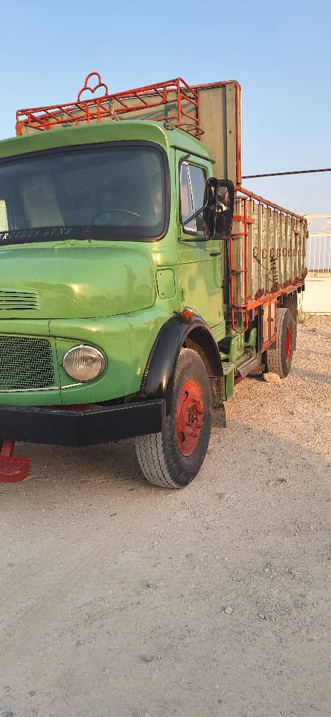 نمایشگاه کامیون امیری در برازجان