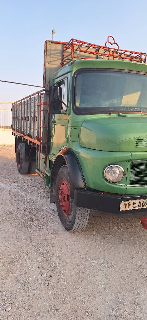 نمایشگاه کامیون امیری در برازجان