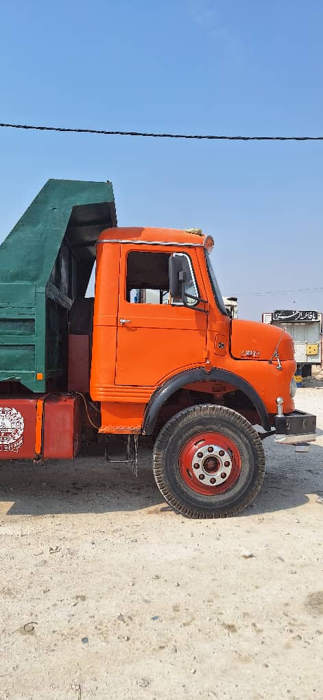 نمایشگاه کامیون امیری در برازجان