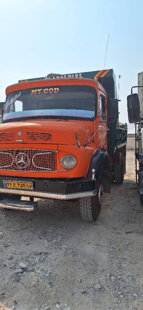 نمایشگاه کامیون امیری در برازجان