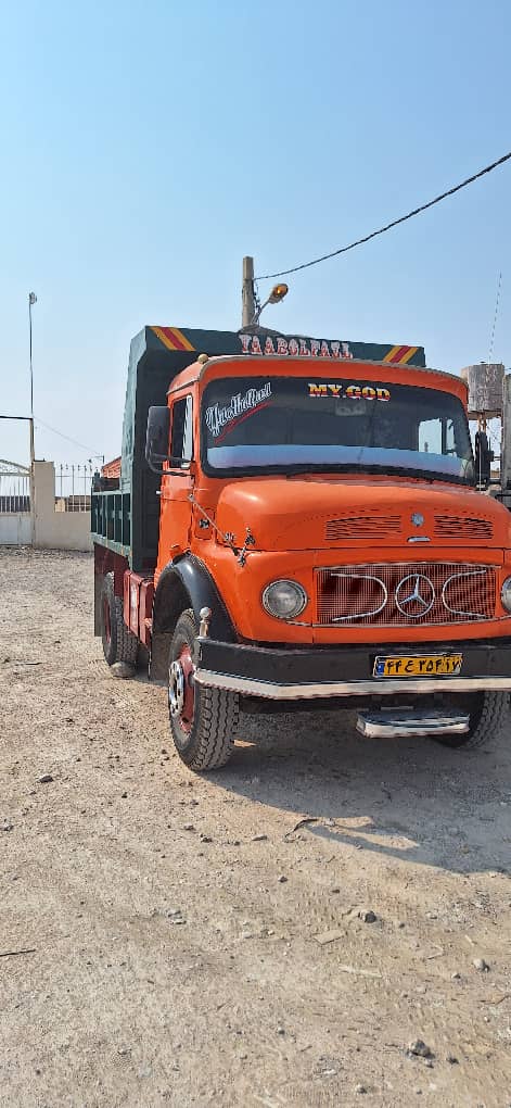 نمایشگاه کامیون امیری در برازجان