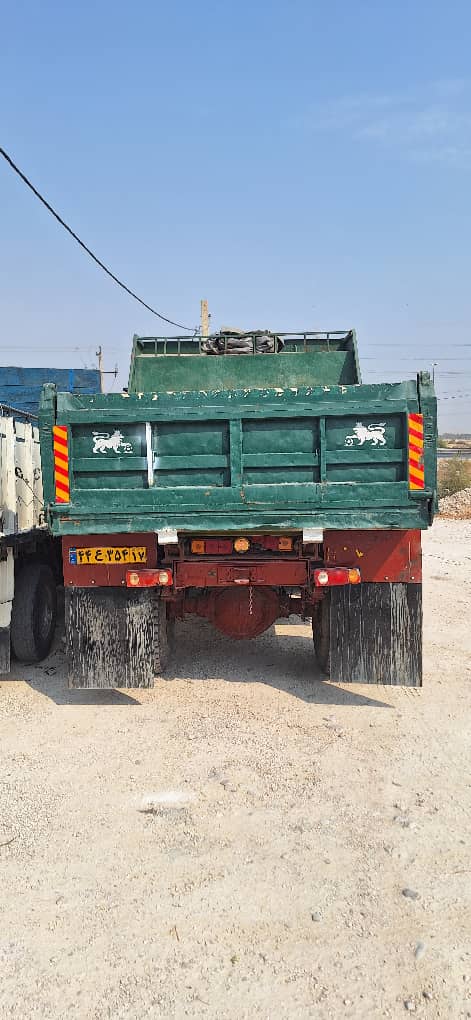 نمایشگاه کامیون امیری در برازجان