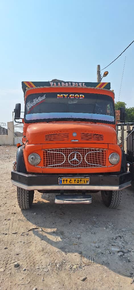 نمایشگاه کامیون امیری در برازجان