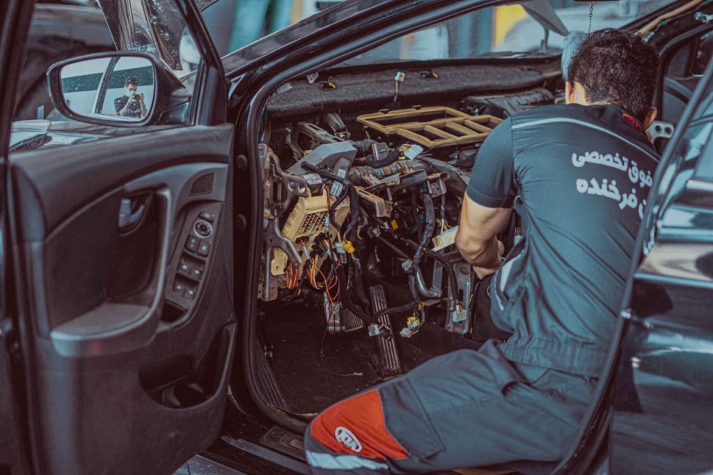 کلینیک فوق تخصصی هیوندا کیا سنتر فرخنده در رشت