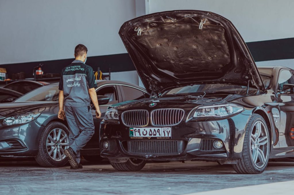 کلینیک فوق تخصصی هیوندا کیا سنتر فرخنده در رشت