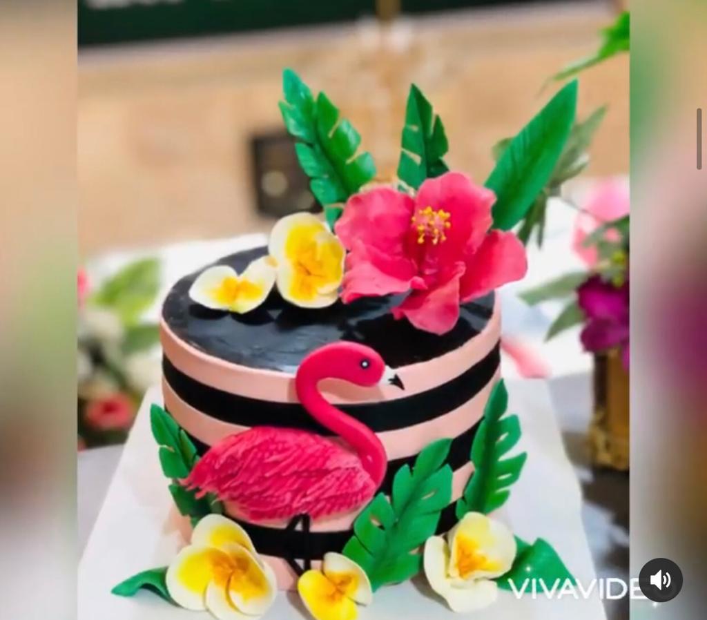 شیرینی سرای هل در کرج