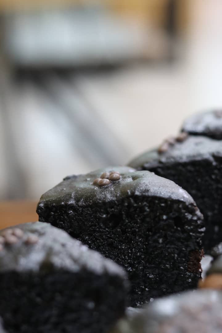 شیرینی و سوغات تک برگ در خرمدره