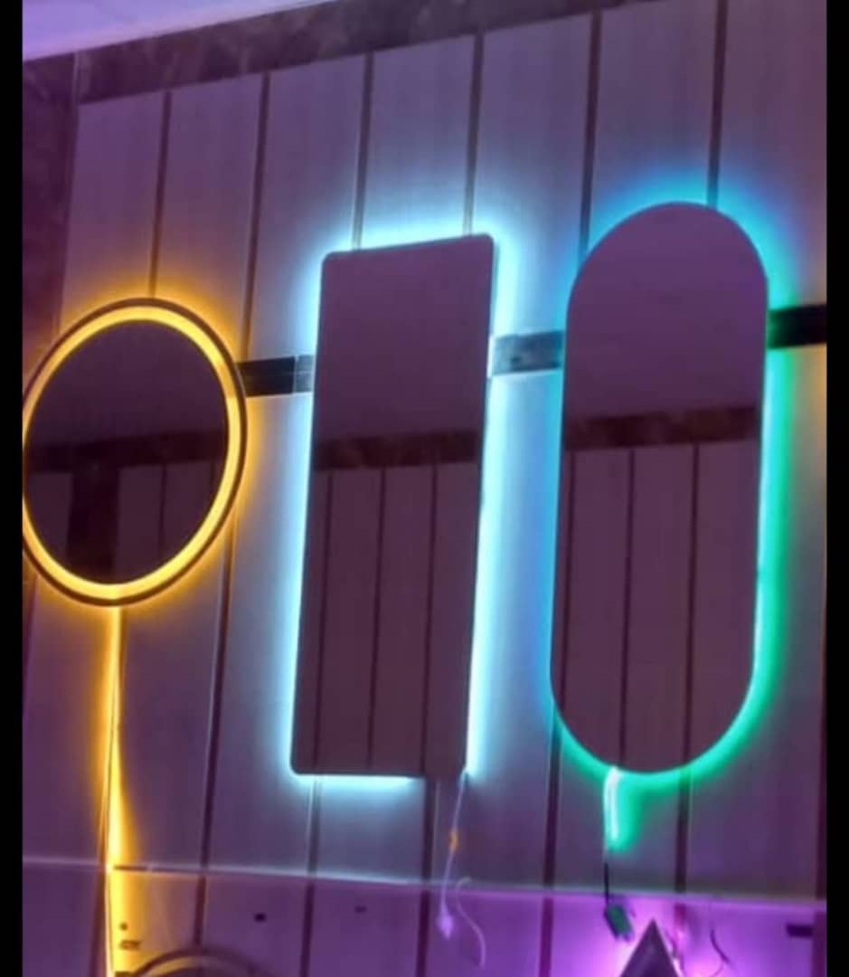 تجهیزات سالنی آرایشی و محصولات پوستی کاردر در فریدون کنار تجهیزات سالنی آرایشی و محصولات پوستی کاردر در فریدون کنار