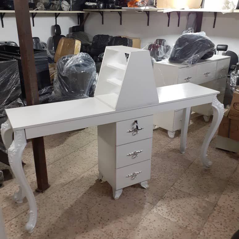 تجهیزات سالنی آرایشی و محصولات پوستی کاردر در فریدون کنار تجهیزات سالنی آرایشی و محصولات پوستی کاردر در فریدون کنار