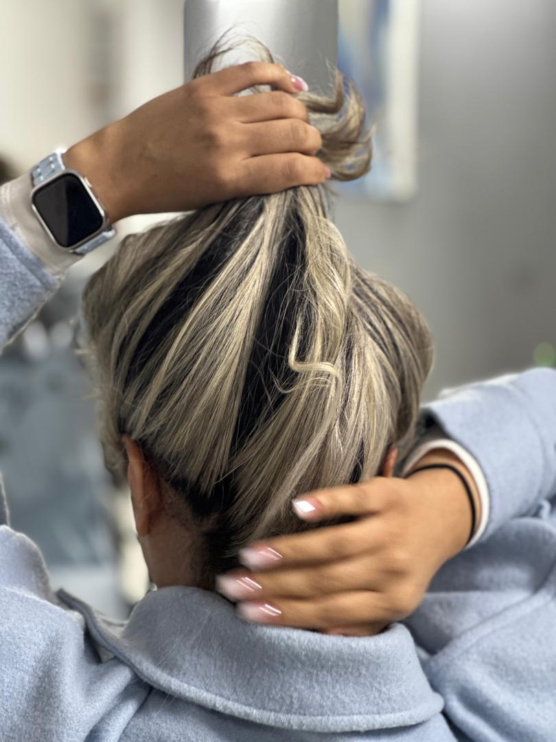 رنگ و لایت و کراتین سحر رضایی در آمل رنگ و لایت و کراتین سحر رضایی در آمل