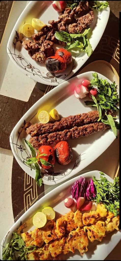 رستوران برادران حقدوست در گیلان رستوران برادران حقدوست در گیلان