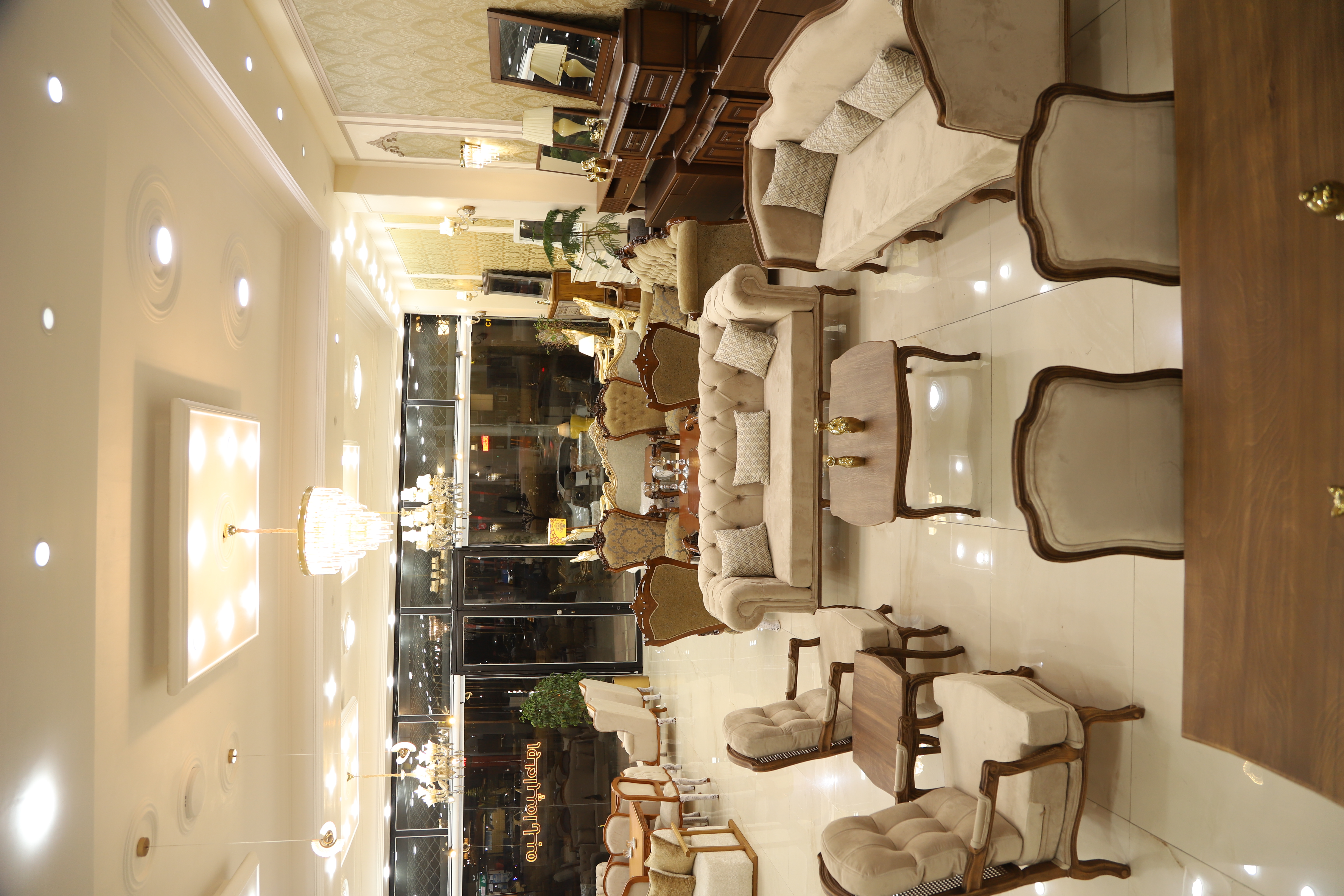 مبل امپراطور در تالش مبل امپراطور در تالش