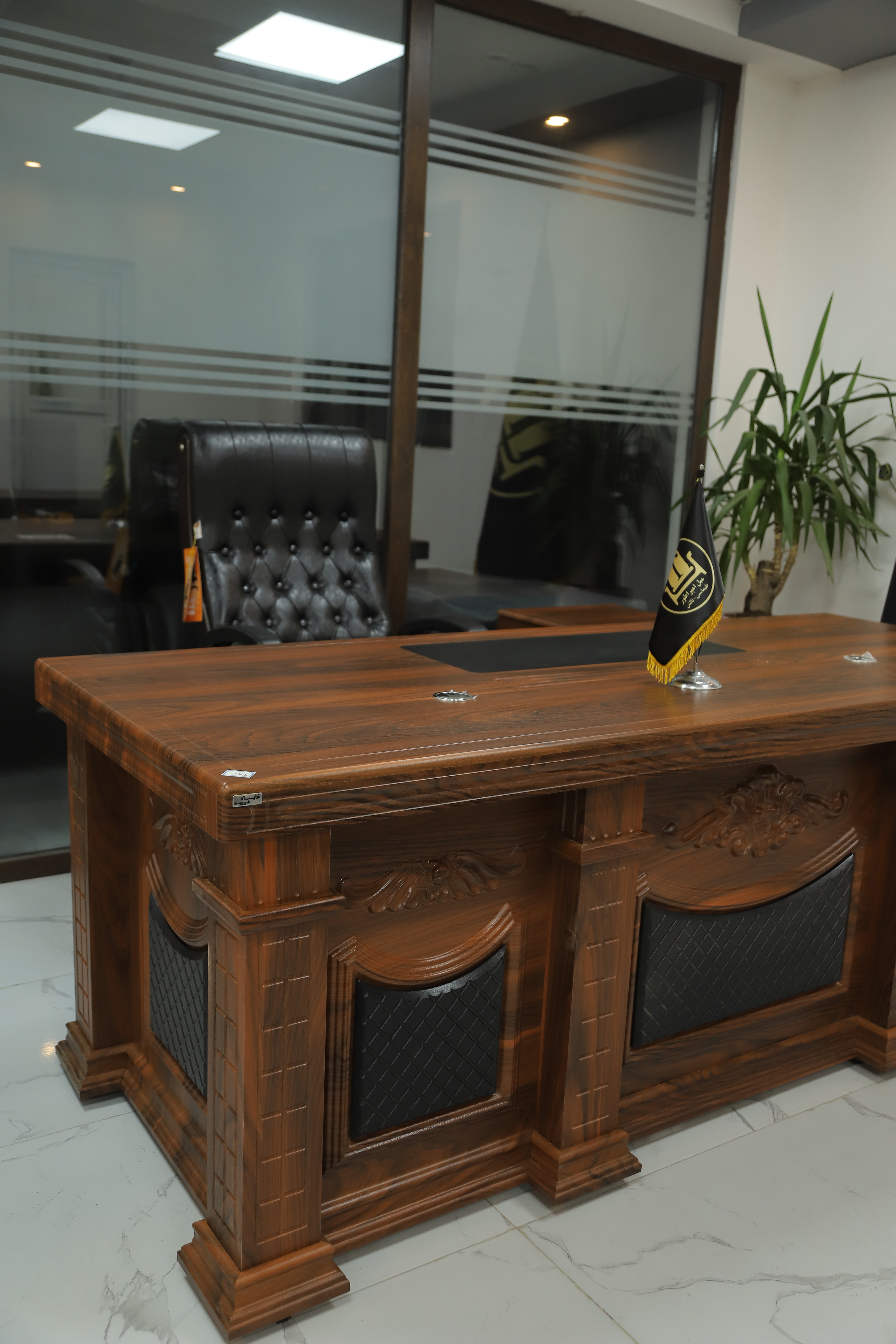 مبل امپراطور در تالش مبل امپراطور در تالش