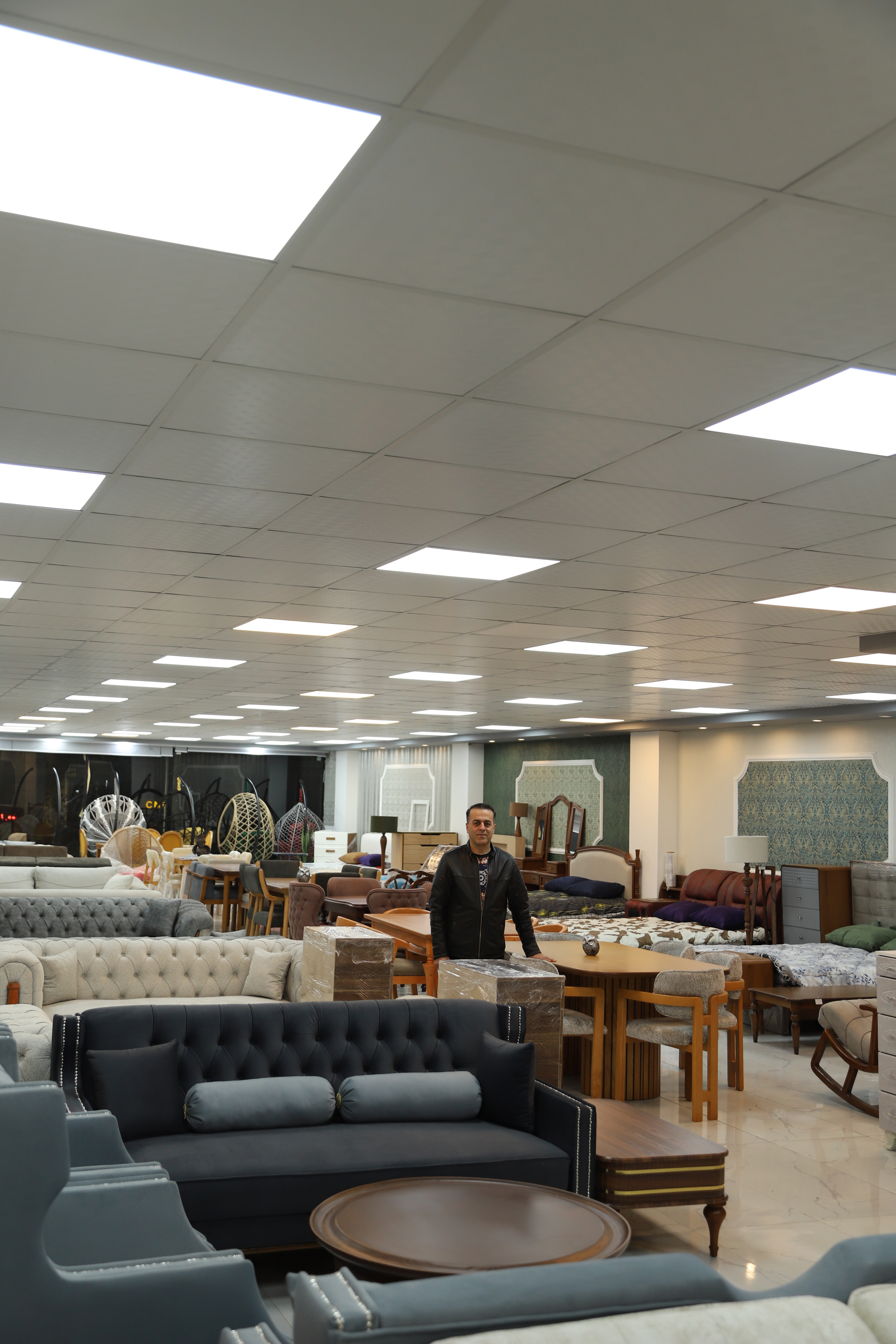 مبل امپراطور در تالش مبل امپراطور در تالش