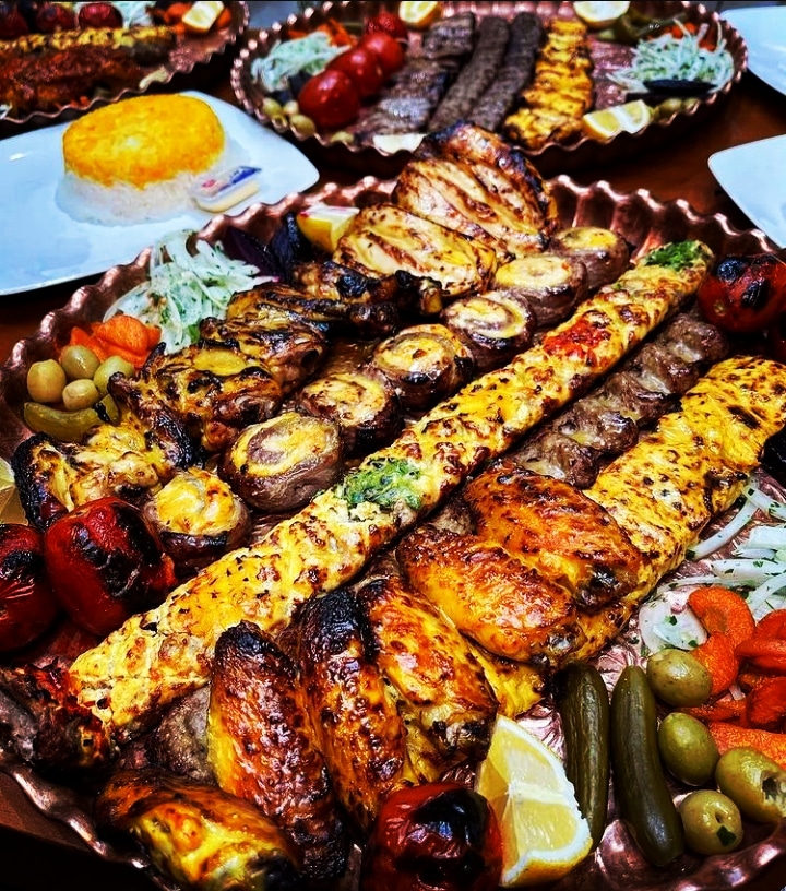 رستوران و تهیه غذای اناربیج در بندرانزلی رستوران و تهیه غذای اناربیج در بندرانزلی