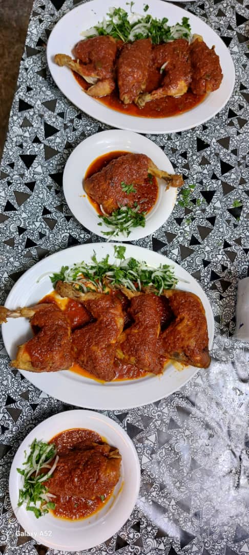 رستوران آقابزرگ ( دایی رحیم سابق) در کلاچای