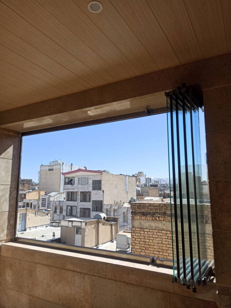 شیشه بالکنی زرین جام در کرمانشاه شیشه بالکنی زرین جام در کرمانشاه