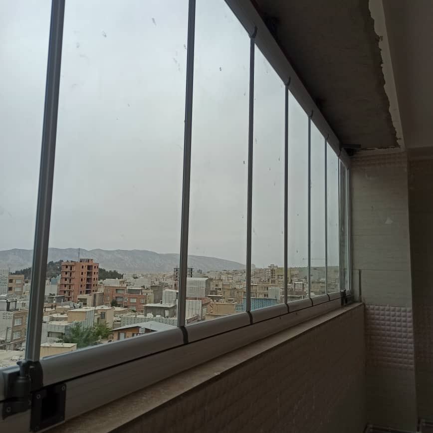 شیشه بالکنی زرین جام در کرمانشاه شیشه بالکنی زرین جام در کرمانشاه