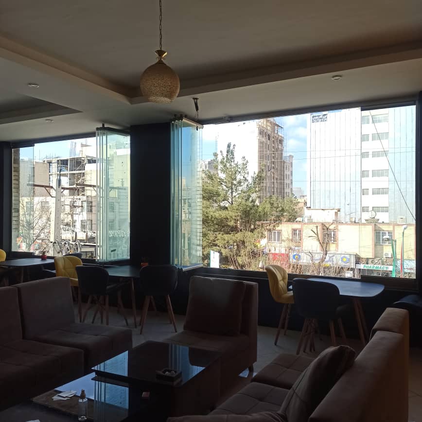 شیشه بالکنی زرین جام در کرمانشاه شیشه بالکنی زرین جام در کرمانشاه