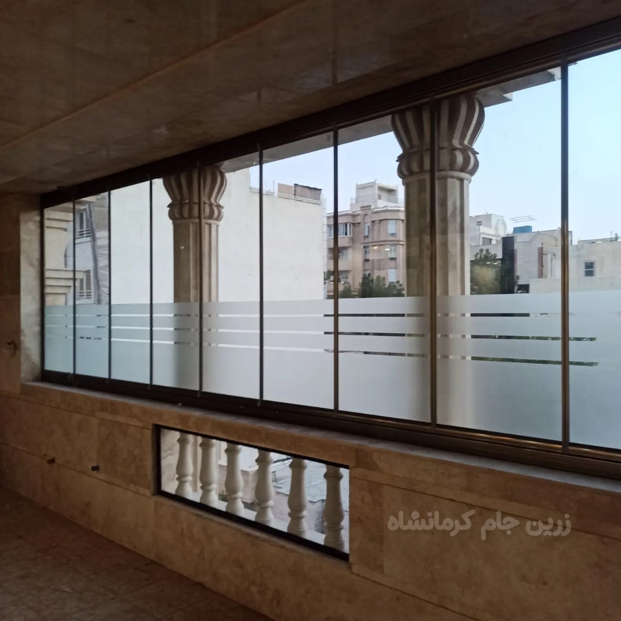 شیشه بالکنی زرین جام در کرمانشاه شیشه بالکنی زرین جام در کرمانشاه