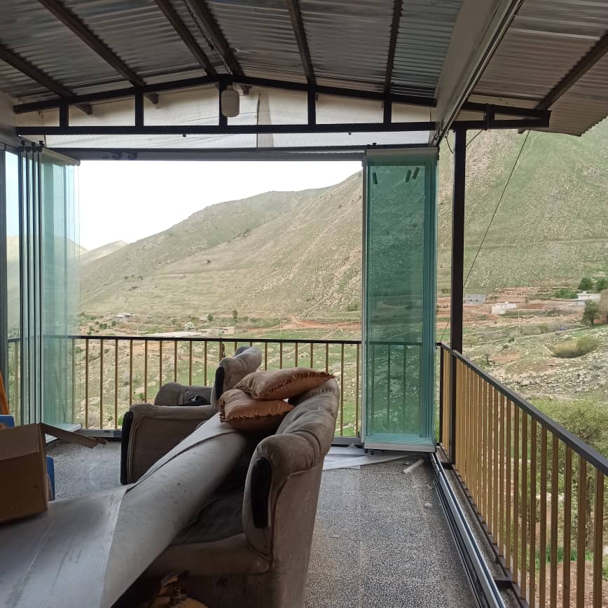 شیشه بالکنی زرین جام در کرمانشاه شیشه بالکنی زرین جام در کرمانشاه