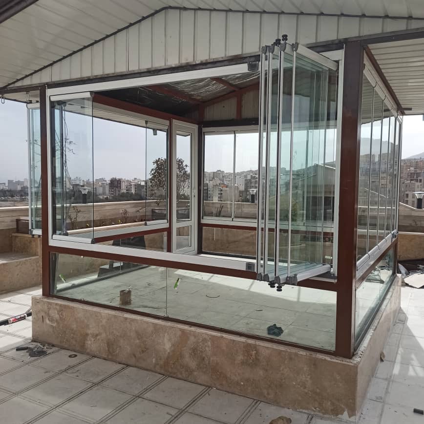 شیشه بالکنی زرین جام در کرمانشاه شیشه بالکنی زرین جام در کرمانشاه