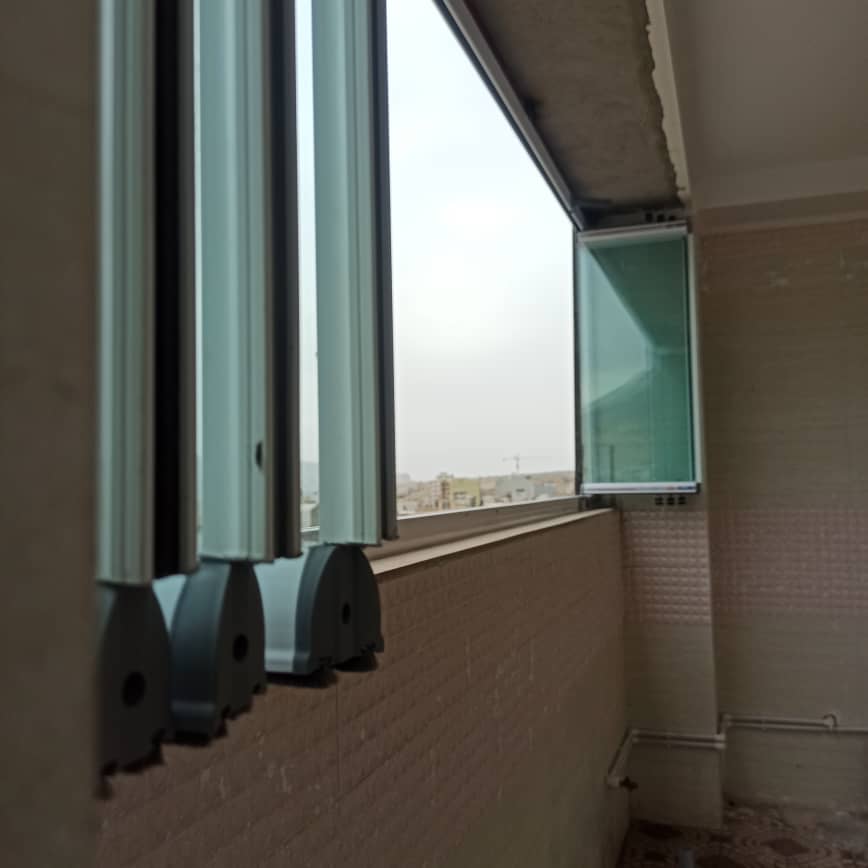 شیشه بالکنی زرین جام در کرمانشاه شیشه بالکنی زرین جام در کرمانشاه