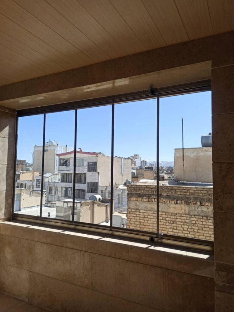 شیشه بالکنی زرین جام در کرمانشاه شیشه بالکنی زرین جام در کرمانشاه