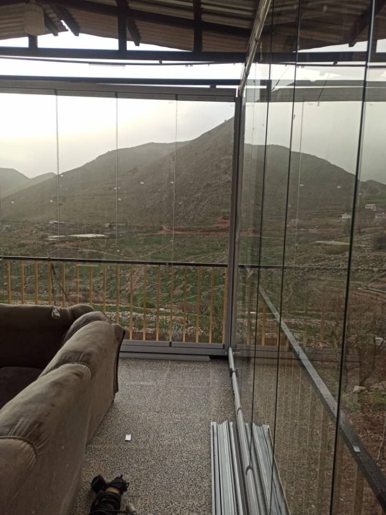 شیشه بالکنی زرین جام در کرمانشاه شیشه بالکنی زرین جام در کرمانشاه