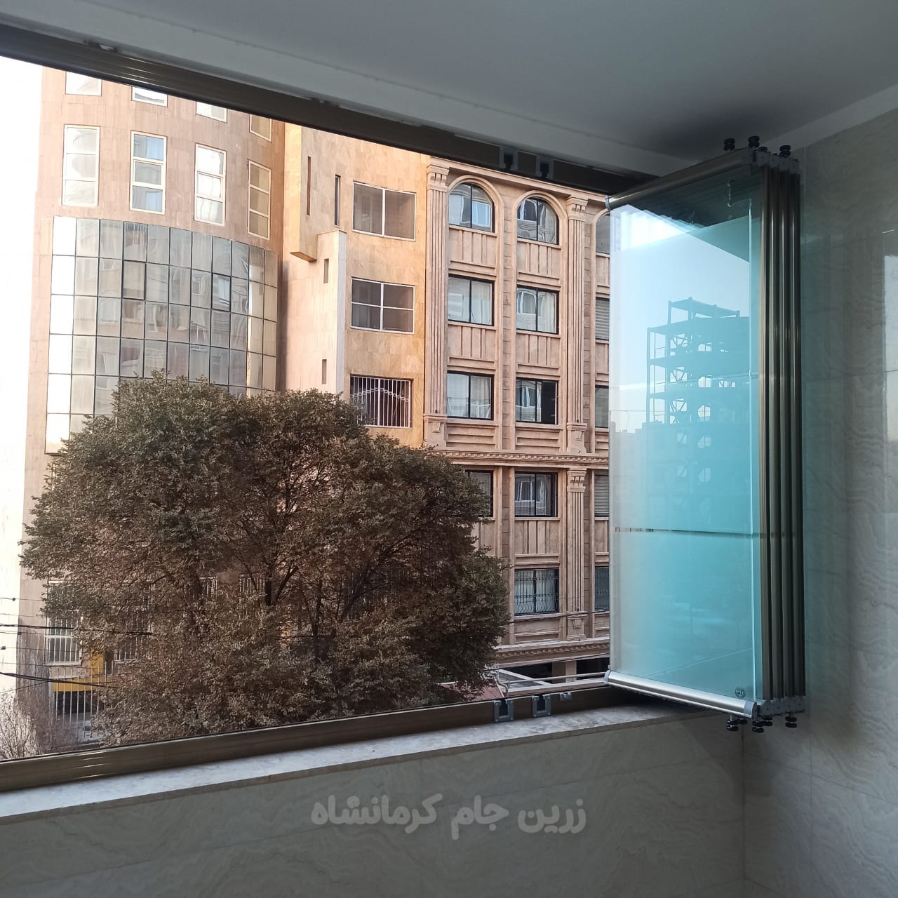 شیشه بالکنی زرین جام در کرمانشاه شیشه بالکنی زرین جام در کرمانشاه