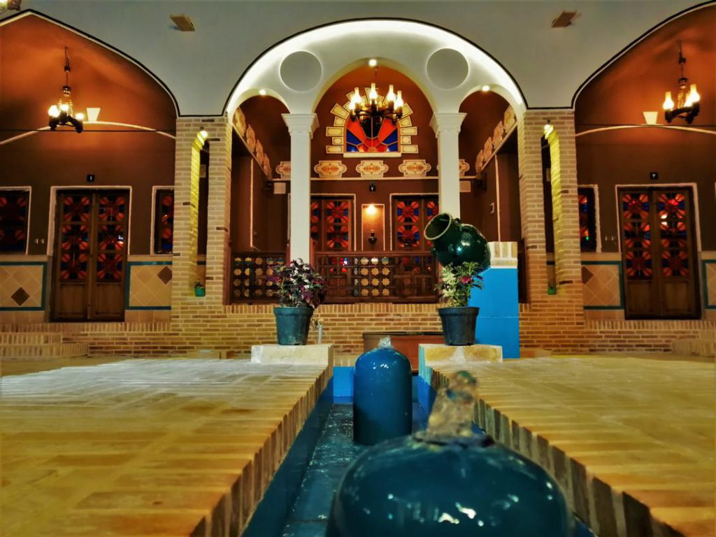 عمارت کهن در کاشان