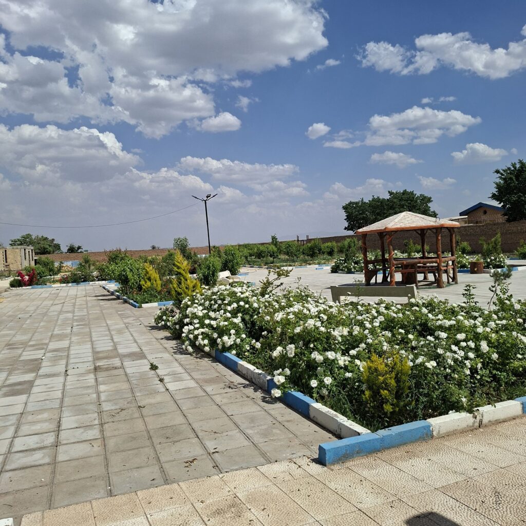 مرکز خیریه سالمندان صدیقه طاهر در بوئین زهرا